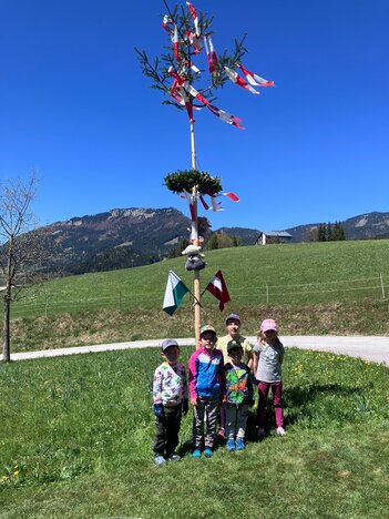Maibaum für die Enkerln
