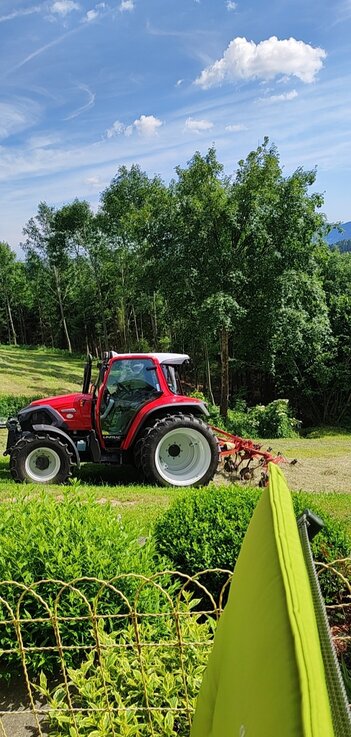 Lindtrac 75Ls In Abendsonne Lindtrac 75Ls In Abendsonne