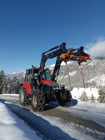 Lindner Geotrac 64 im Winter