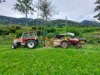 Holzarbeit Holzarbeit