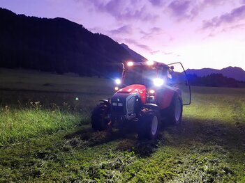 Lindner Geotrac im Mäheinsatz Lindner Geotrac im Mäheinsatz