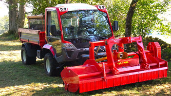 Grünland Pflege mit Unitrac 112 L