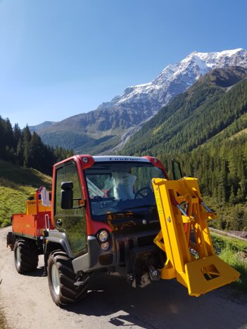 Unitrac mit Blick auf den Ortler