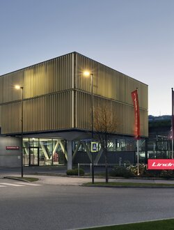 Lindner Traktoren Außenfassade Lindner Traktoren Außenfassade