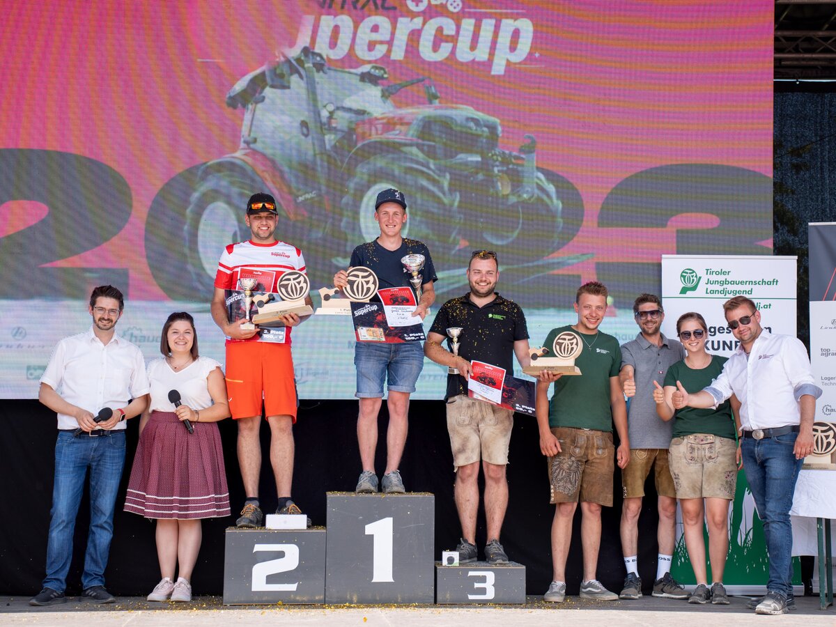 Strahlende Gesichter bei der Siegerehrung in Kirchbichl Strahlende Gesichter bei der Siegerehrung in Kirchbichl