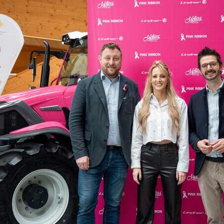 Lindner ist Pink Ribbon-Partner 2024: Lintrac in der „Melissa-Edition“ für Krebshilfe