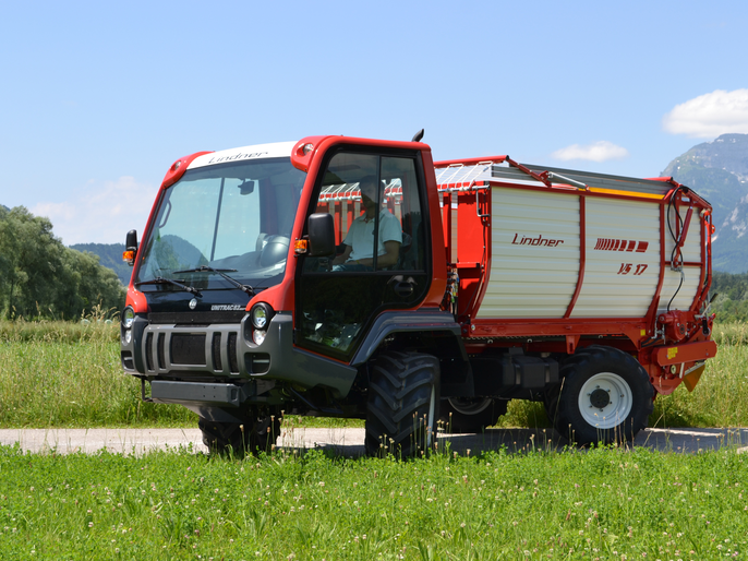 unitrac-82-ep-oldtimer-lindner-traktoren