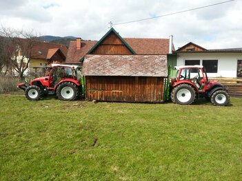 Transport einer Bienenhütte Transport einer Bienenhütte